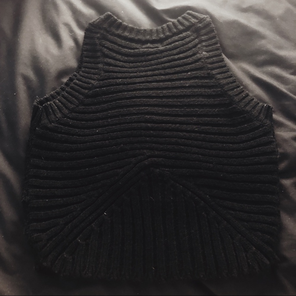 Rumor Boutique black Sweater short Sleeve